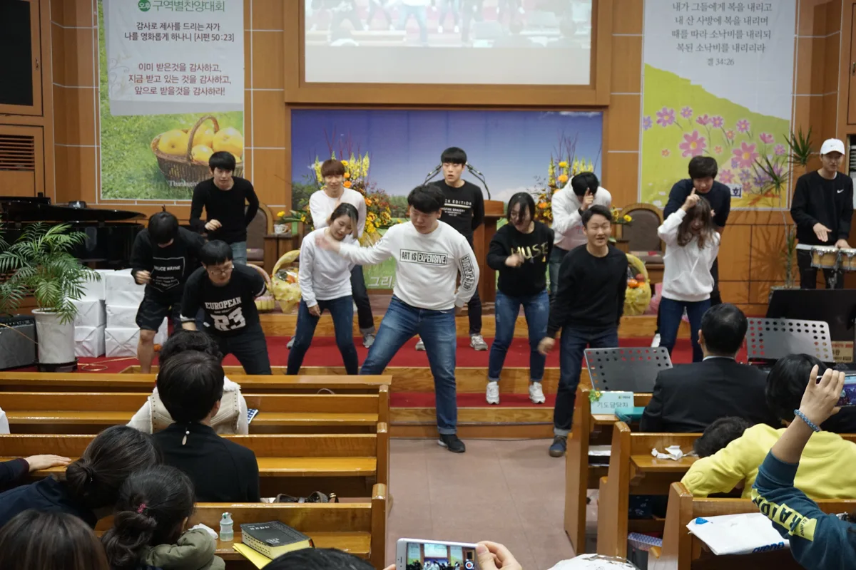 찬양과 율동 사진 2