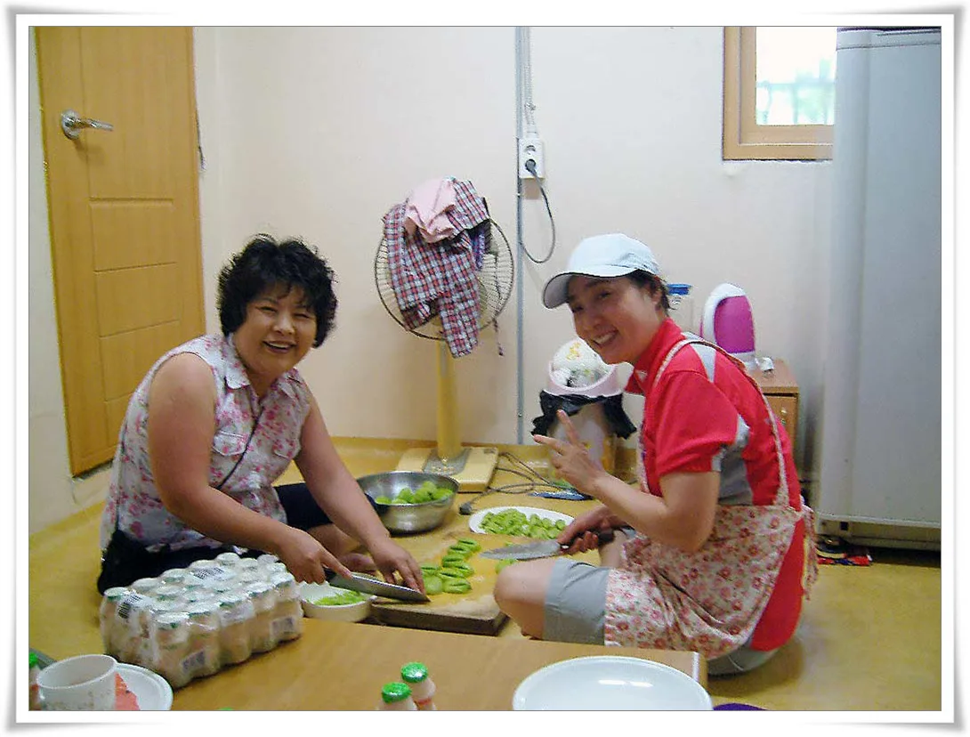2008년 유치부 여름성경학교를 도우신 분들 사진 2
